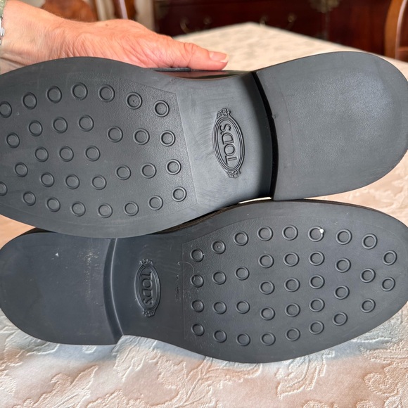 Tod's Shiny Black Leather Slip-On Loafers - Picture 8 of 8